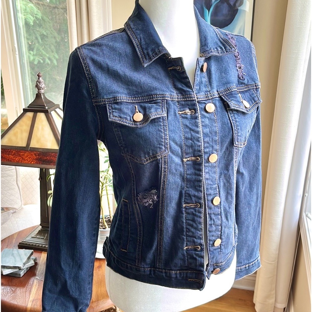 Refuge Distressed Denim Jean Jacket. Stretchy, Size Medium, pockets